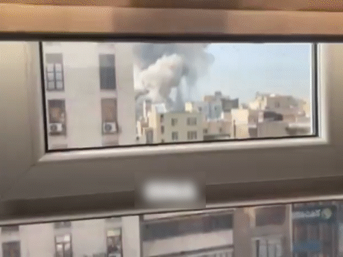 अमेरिका-इजराइल ने ईरान पर हमला किया, कई शहरों में धमाके:सुप्रीम लीडर खामेनेई सुरक्षित जगह भेजे गए; अमेरिका से बातचीत के बीच अटैक