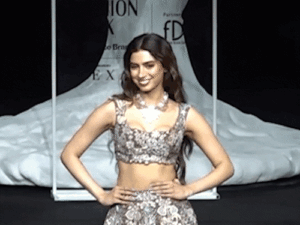 लैक्मे फैशन वीक के तीसरे दिन दिशा पाटनी बनीं शोस्टॉपर:तमन्ना भाटिया और खुशी कपूर ने भी रैंप वॉक किया, देखें तस्वीरें