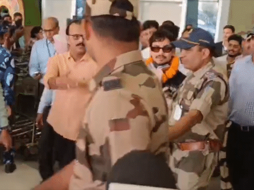 टी–20 वर्ल्डकप जीतने के बाद ईशान किशन पहुंचे पटना:कहा- मेहनत से आप आगे बढ़ सकते, अभी खेलते और जीतते रहना है