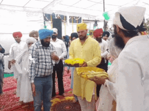 फतेहगढ़ साहिब पहुंचे पूर्व क्रिकेटर युवराज सिंह:दुफेड़ा साहिब गुरुद्वारे में माथा टेका, यहीं पर हेजल कीच से हुई थी शादी