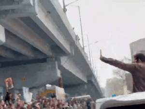 जूनियर एनटीआर के फैंस ने हॉस्पिटल में की तोड़फोड़:उदघाटन करने पहुंचे एक्टर को देखने उमड़ी भीड़, अफरा-तफरी मची, पुलिस ने की लाठीचार्ज