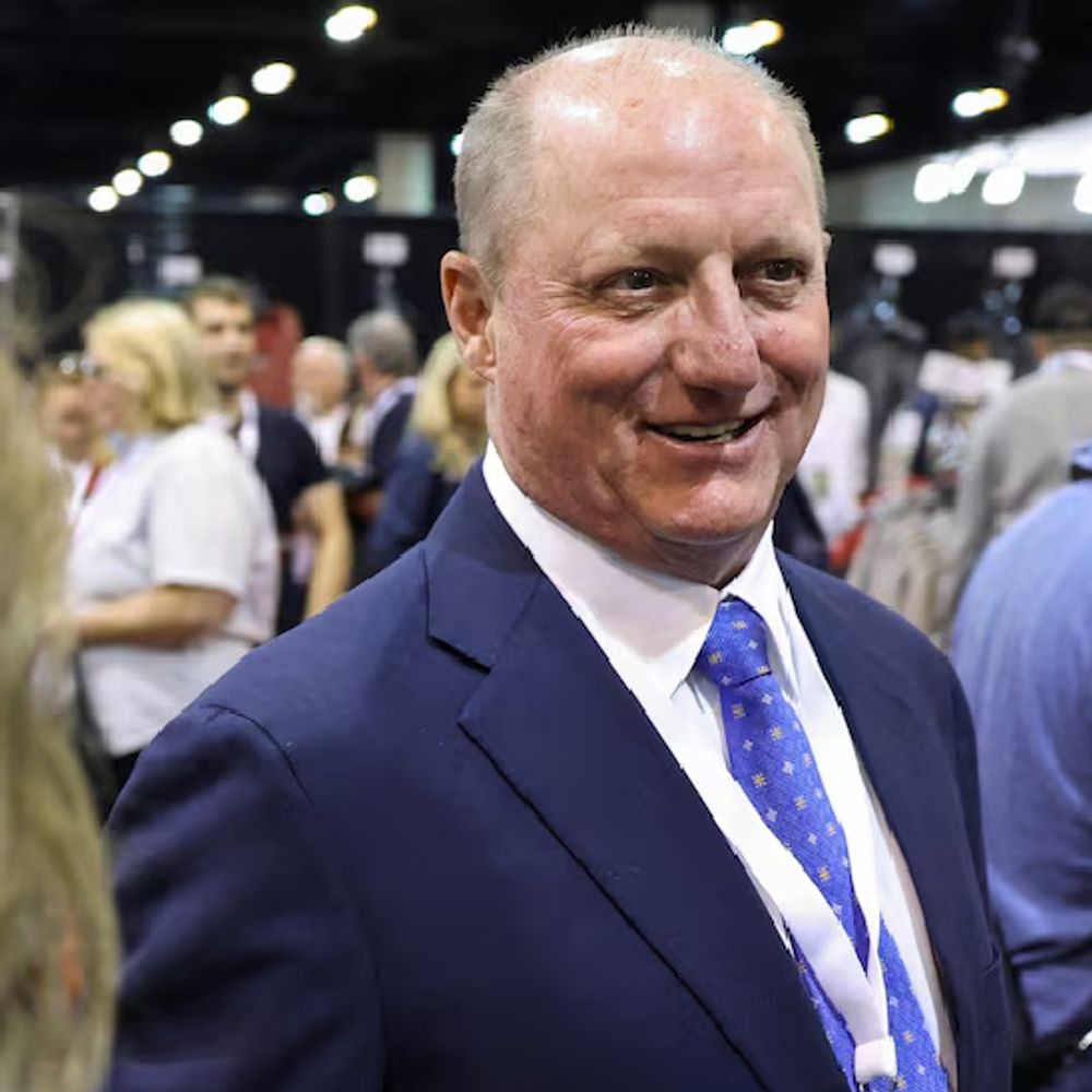 एबेल ने लिखा - बफे की विरासत संभालना सबसे कठिन:निवेशक बफे के उत्तराधिकारी और बर्कशायर के सीईओ का पहला रिजल्ट; कमाई 29% घटी