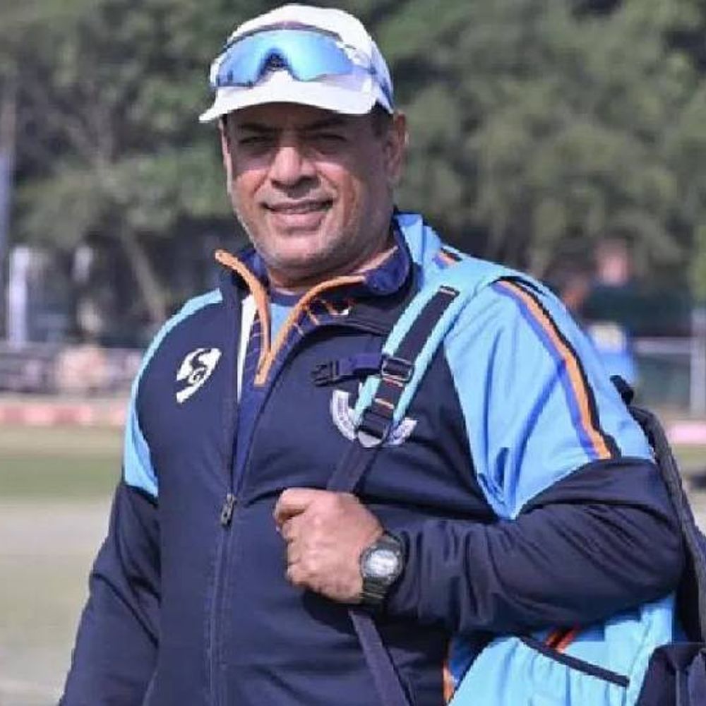 अजय शर्मा की कोचिंग में जम्मू-कश्मीर कैसे बना रणजी विजेता:फाइनल से पहले टीम को शोले फिल्म की कहानी सुनाई, जिसमें मिशन के लिए हर किरदार के पास खास टास्क था