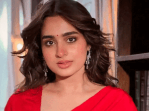 आयशा खान बोलीं- हर दिन मिलती हैं रेप की धमकियां:धुरंधर एक्ट्रेस ने कहा-मेरे पीरियड्स पर गाना शूट करना एक नेशनल जोक बन गया