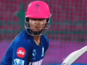 मैच से पहले कार्टून देखते हैं वैभव सूर्यवंशी:भोजपुरी में बोले-अगले मैच में अच्छा करे के बा, जीत के 2 पॉइंट ली; प्लेऑफ के तरफ बढ़ी