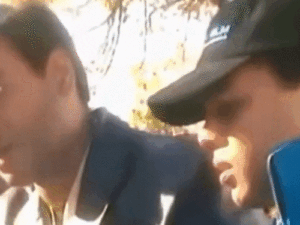 जन्मदिन पर फैंस से मिले अजय देवगन:घर के बाहर एक्टर के हमशक्ल भी पहुंचे; रोहित शेट्टी ने शेयर किया 90 के दशक का वीडियो