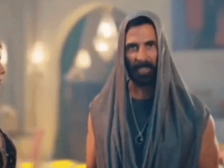 भूत बंगला प्रमोट करने में हुई अक्षय कुमार की किरकिरी:नागिन 7 में की शूटिंग में टेली प्रॉम्पटर से डायलॉग पढ़ते दिखे, वीडियो वायरल; जमकर हुए ट्रोल