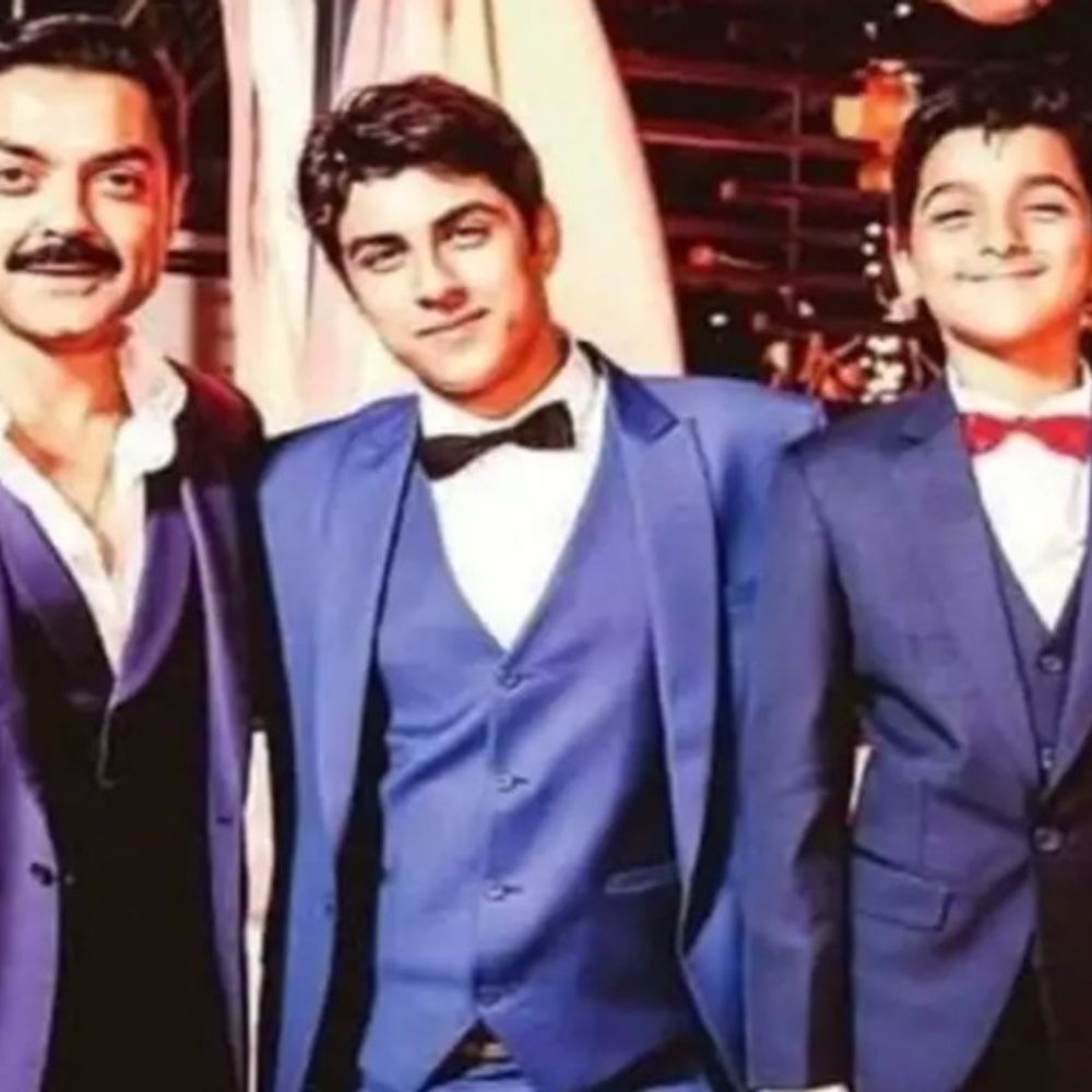 बॉबी देओल बोले- मेरे दोनों बेटों को हीरो बनना है:चाहता था बड़ा बेटा अमेरिका में सेटल हो; फाइनेंस की पढ़ाई के बावजूद एक्टर बनना चाहता है