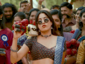 'हर महिला सम्मान की हकदार है':'पेड्डी' में जाह्नवी के किरदार पर आपत्ति के बाद डायरेक्टर ने मांगी माफी, बोले- आपत्तिजनक सीन्स में बदलाव करेंगे