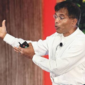 डॉट कॉम क्रैश से खतरनाक हो सकता है एआई बबल:दामोदरन की चेतावनी; एआई बूम में गिरावट आई तो संभलना नामुमकिन